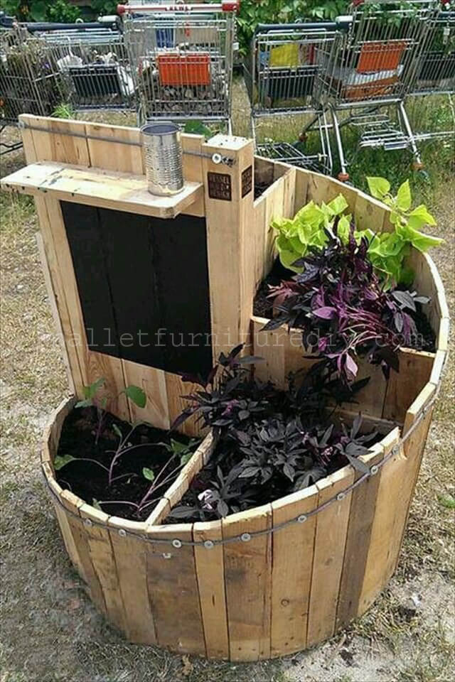 25 Vertical and Box Recycled Pallet Planters | Pallet Furniture DIY